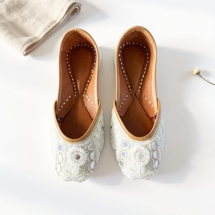 Punjabi pure Leather Jutti Punjabi pure Leather Jutti