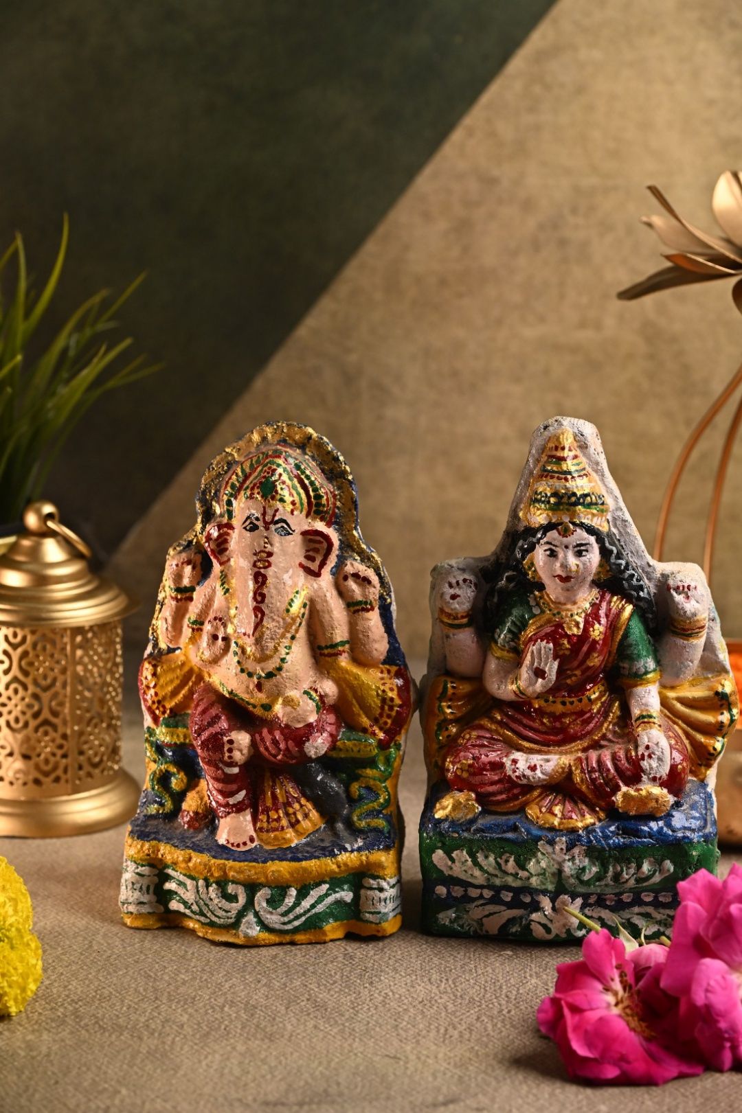 Cow dung murti (Set of 2)