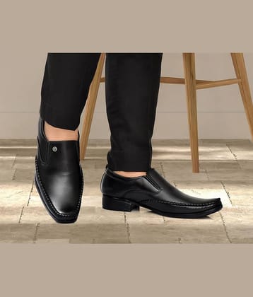 FOGGY Black Men's Slip On Formal Shoes