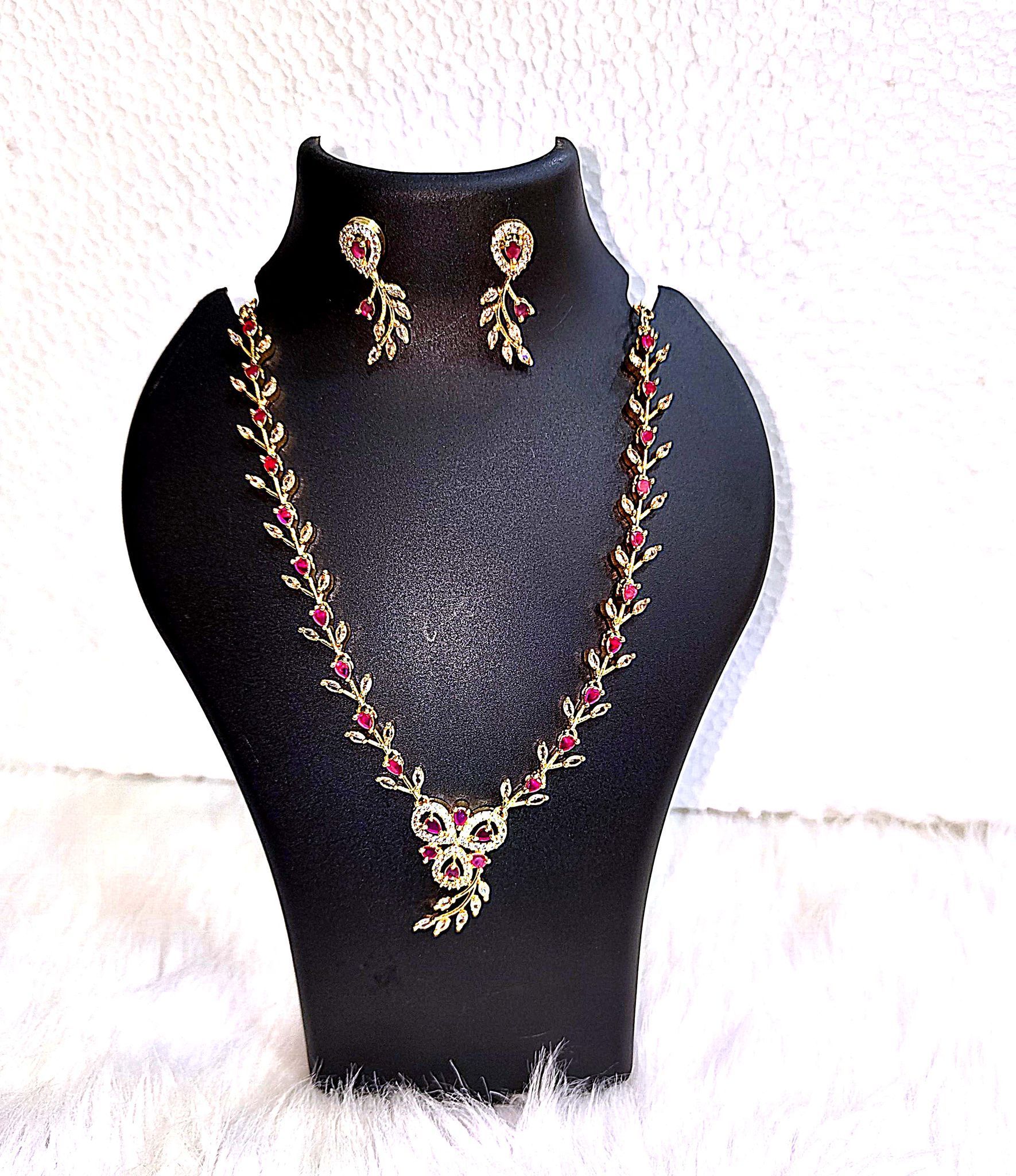 "Stunning Ruby and Gold plating Necklace Set"