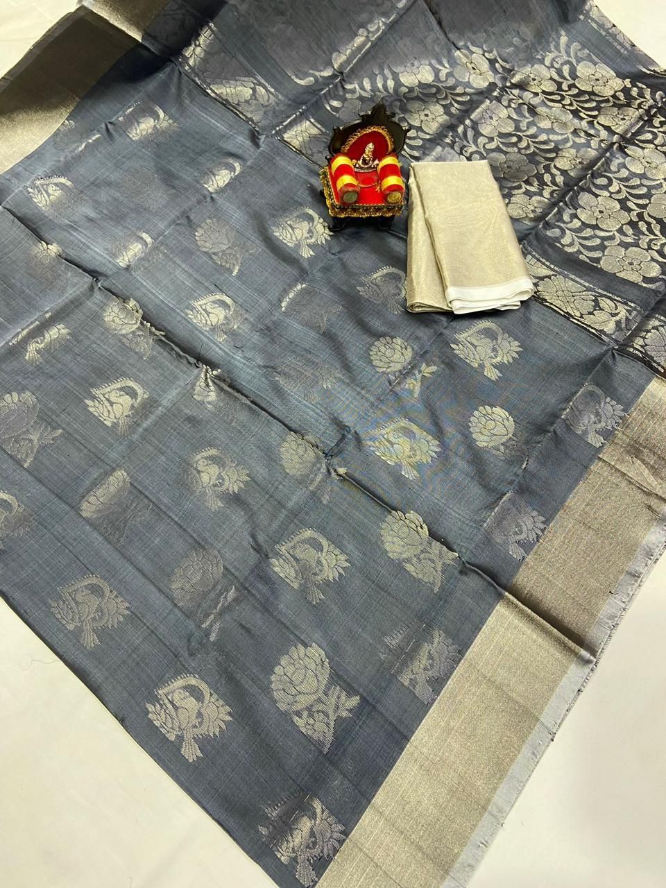 Uppada Pattu Silver Border Rich Pallu Saree