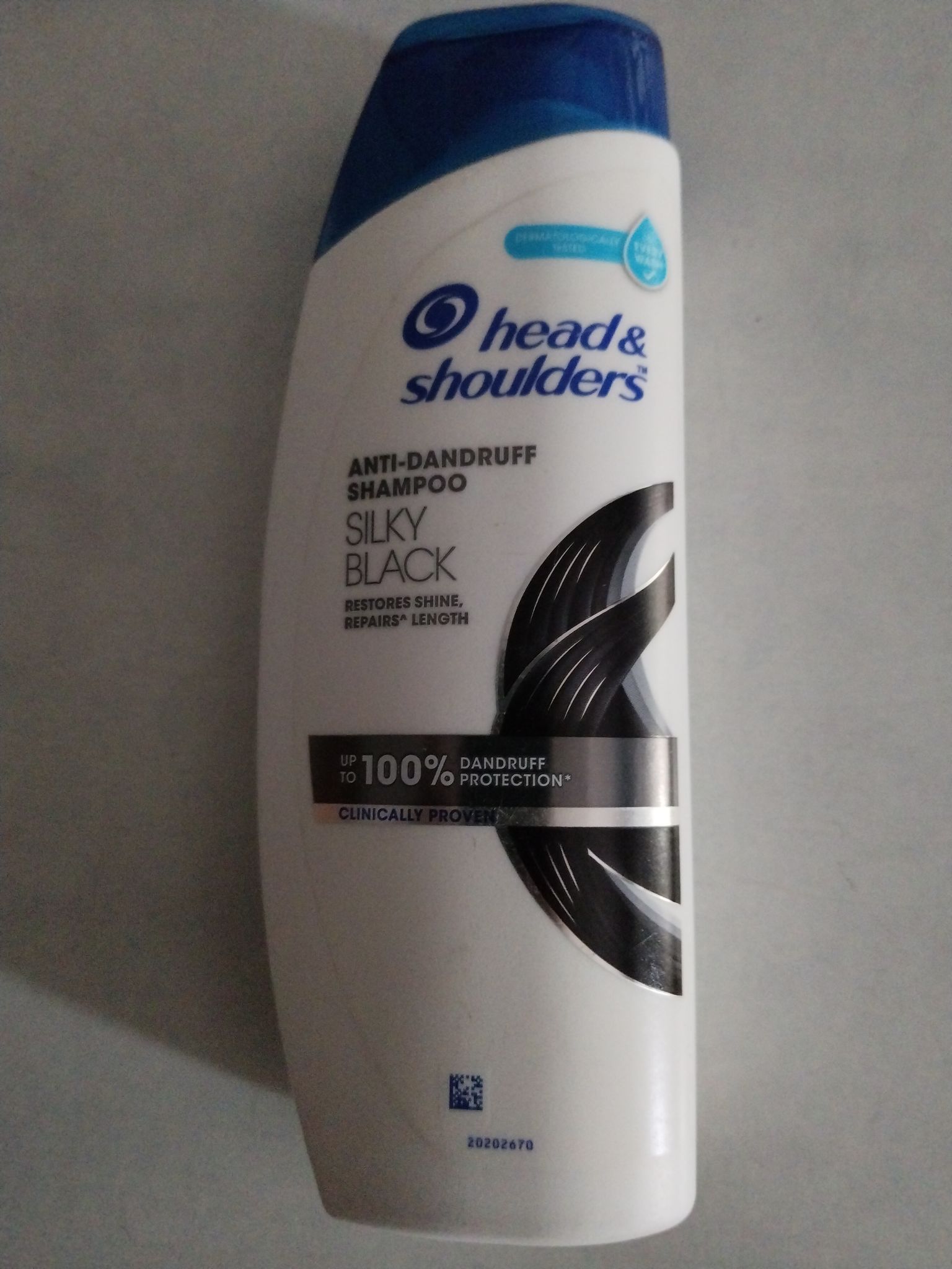 Head and shoulders Anti dandruff silky black shampoo 