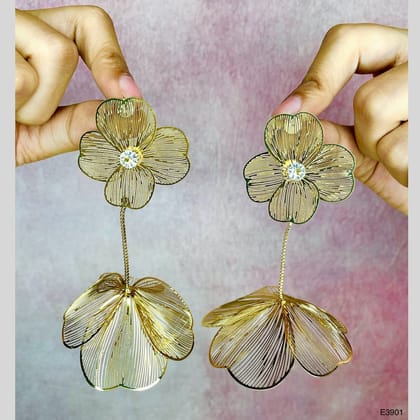 Flower Filigree Cubic Zirconia 18K Gold Anti Tarnish Tassel Dangler Earring For Women