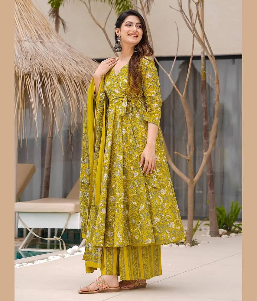 kedar fab Women Rayon Printed Straight Kurti With Palazzo ( Mustard )