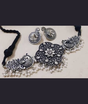 Sunhari Jewels White Alloy Necklace Set ( Pack of 1 )