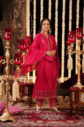 Muslin Kurta with Silk Pants-M