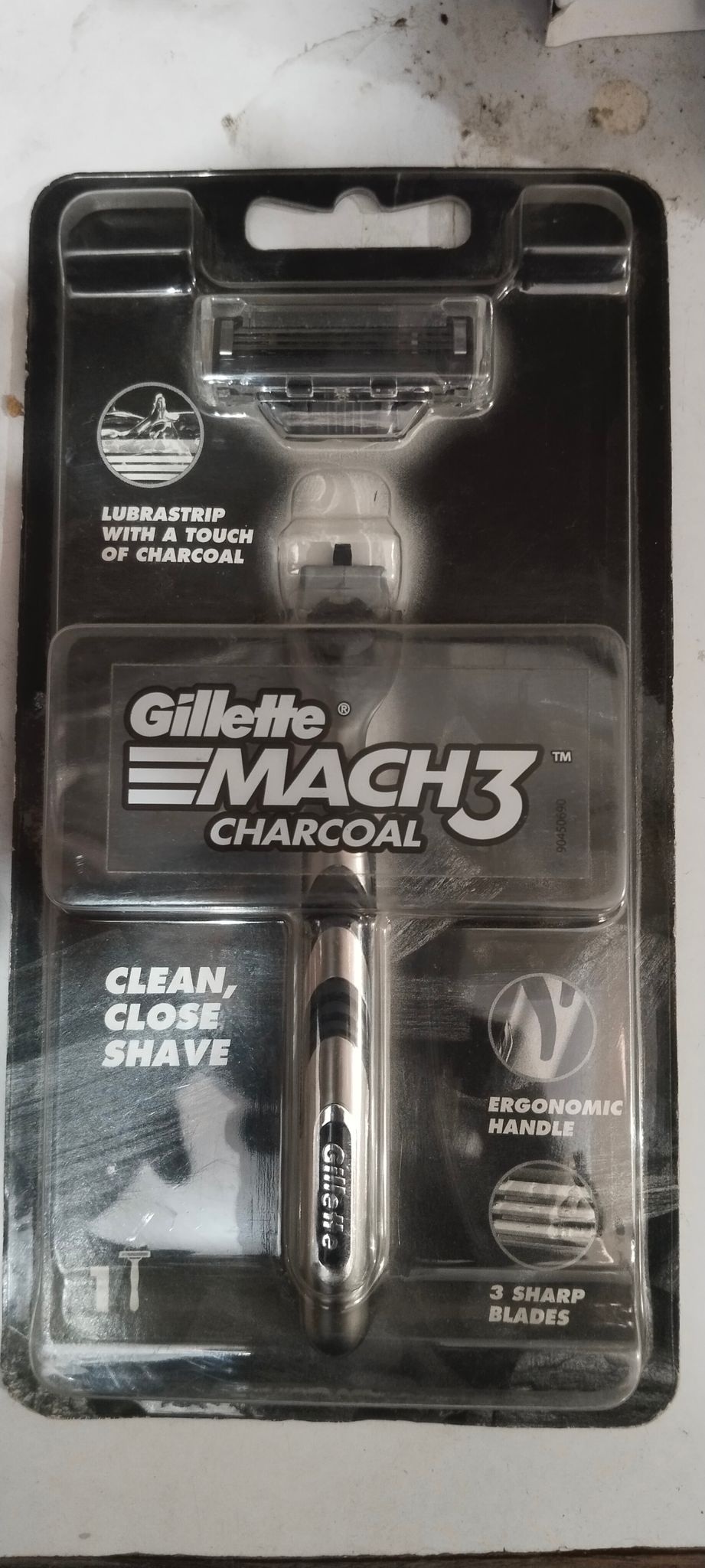   Gillette mach3 charcoal clean close Shave Razor 