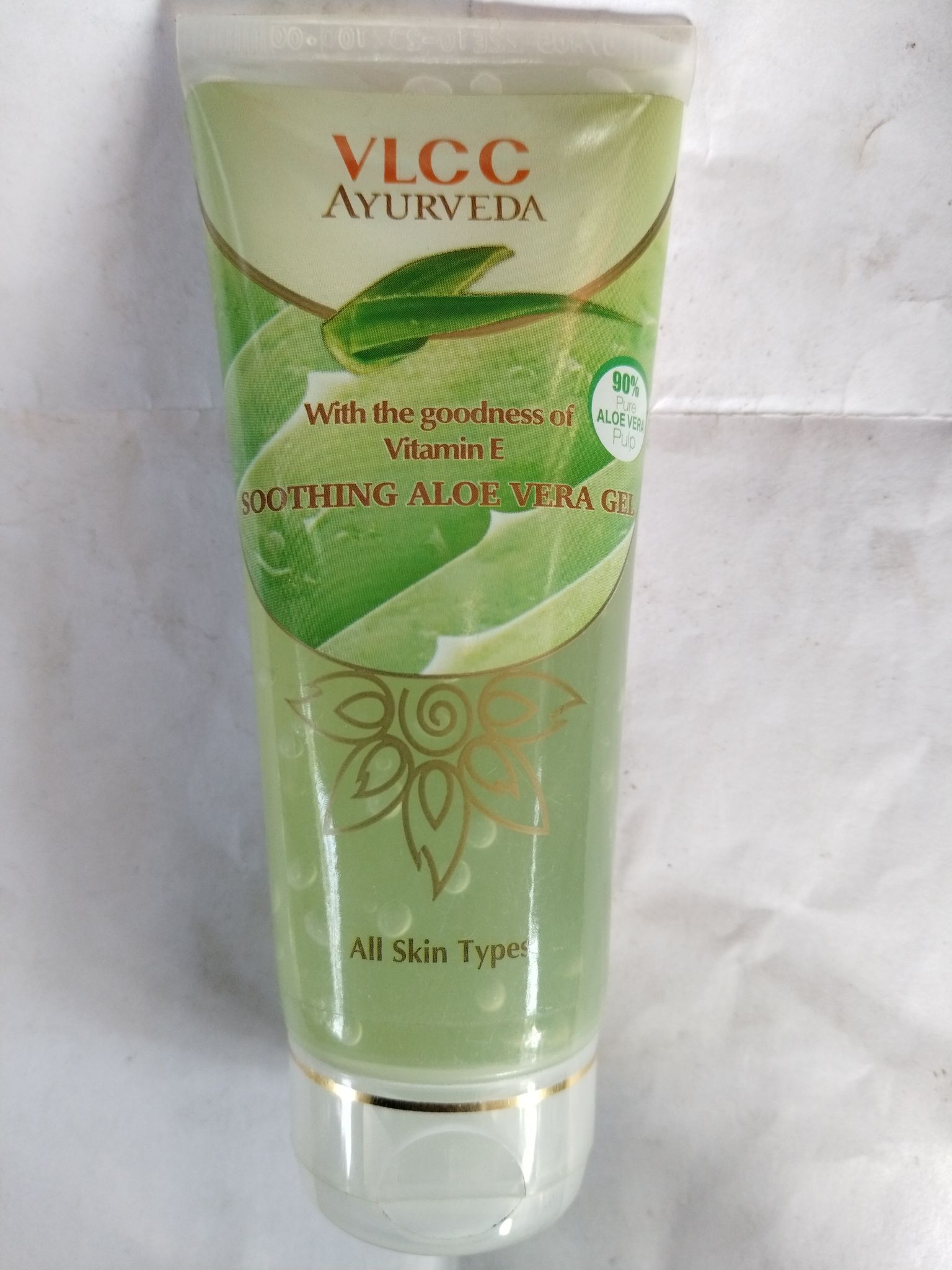 Vlcc Ayurveda Soothing aloe vera gel With the goodness of Vitamin e 