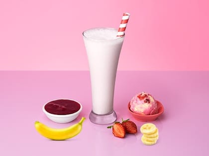 Banana 'N Strawberry Milkshake