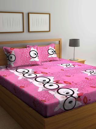 Pink & White Graphic 300 TC King Bedsheet with 2 Pillow Covers