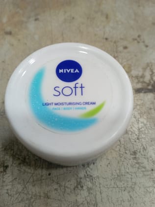 Nivea Soft Light moisturising cream Face 