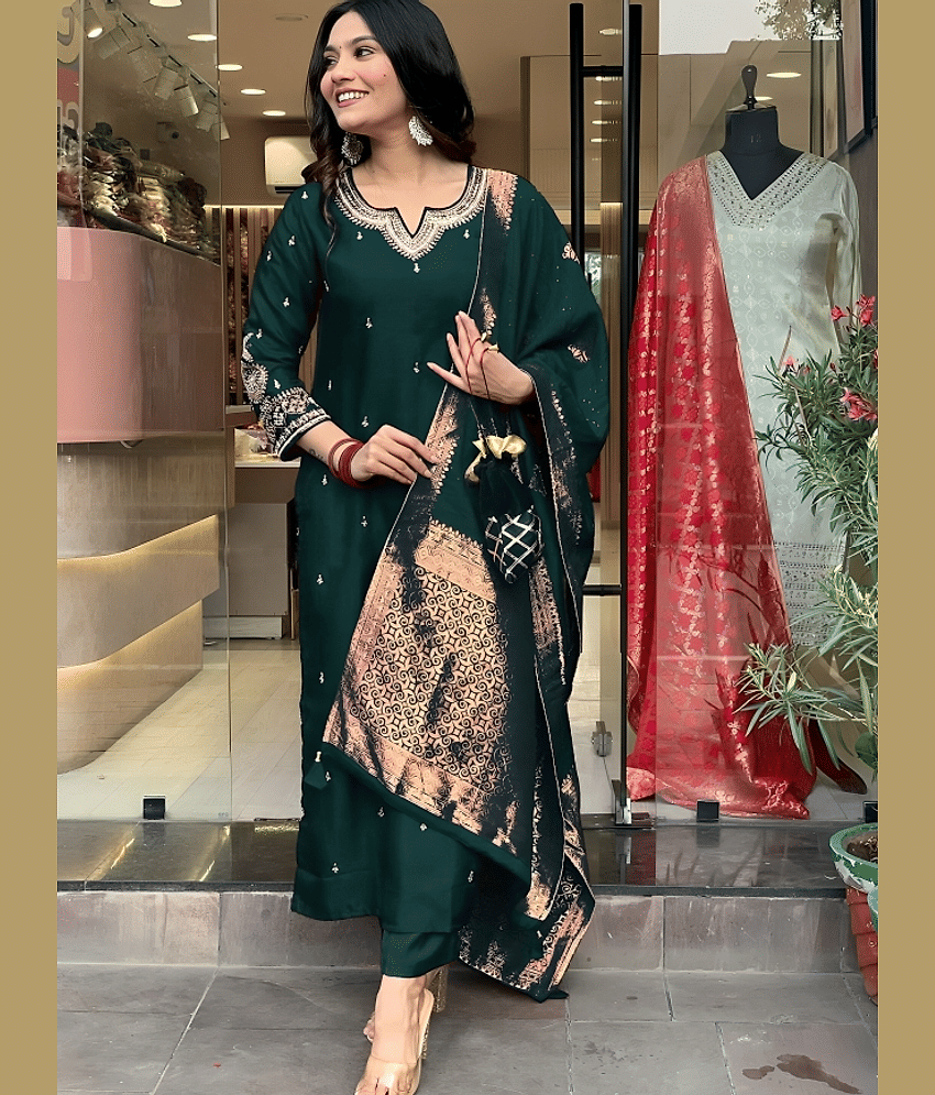OMICRON FAB Women Chanderi Silk Embroidered Straight Kurti With Pants ( Green )