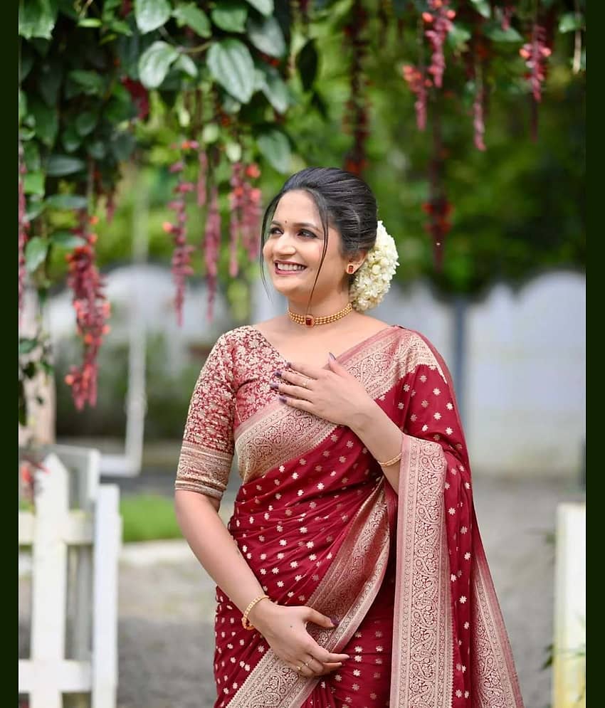 Vastukala Silk Woven Saree With Unstitched Blouse Piece ( Maroon )