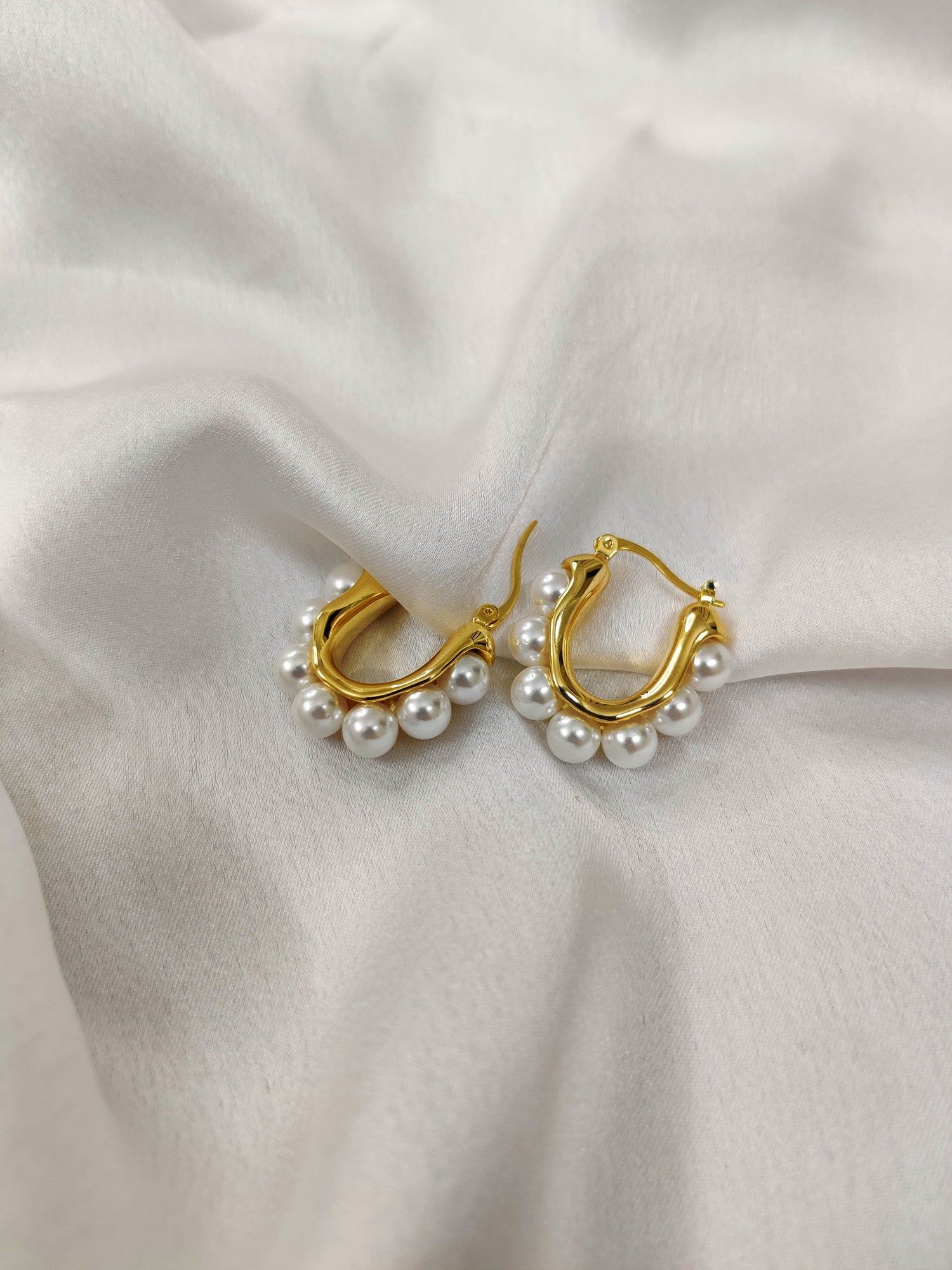 Nia Pearl Earrings