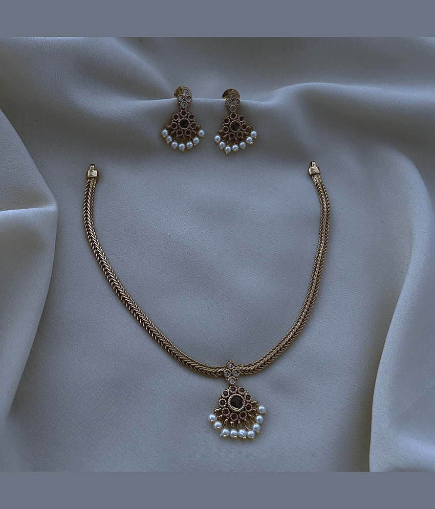 ROFARWORD Gold Brass Necklace Set ( Pack of 1 )