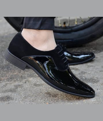 Aadi Black Men's Oxford Formal Shoes