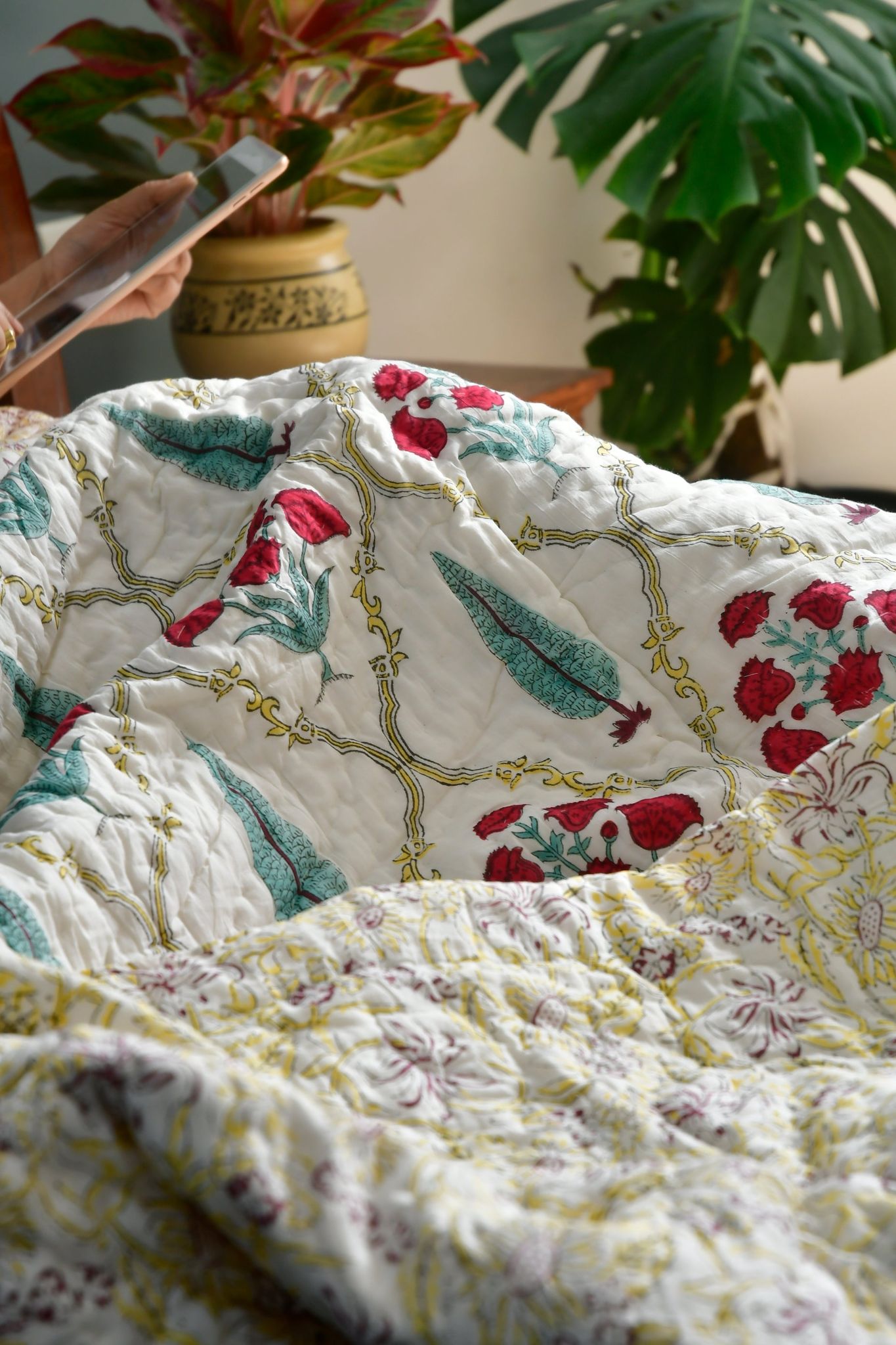 Khushnuma Quilt/Rajai: Jaipur Luxury, Cozy Warmth Double