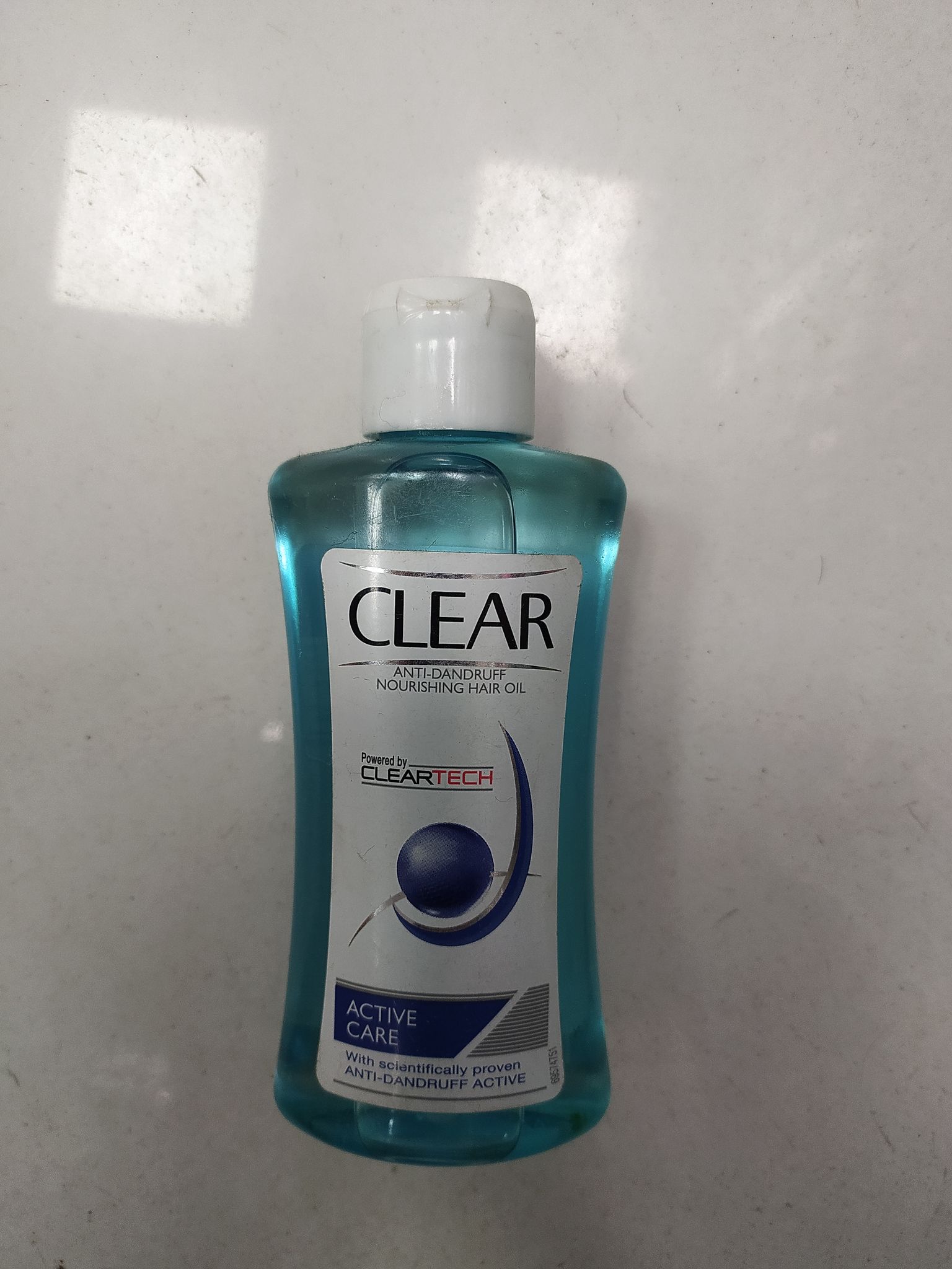 Clear Anti-dandruff Nourishing hair oil Powered by Cleartech Active Care 