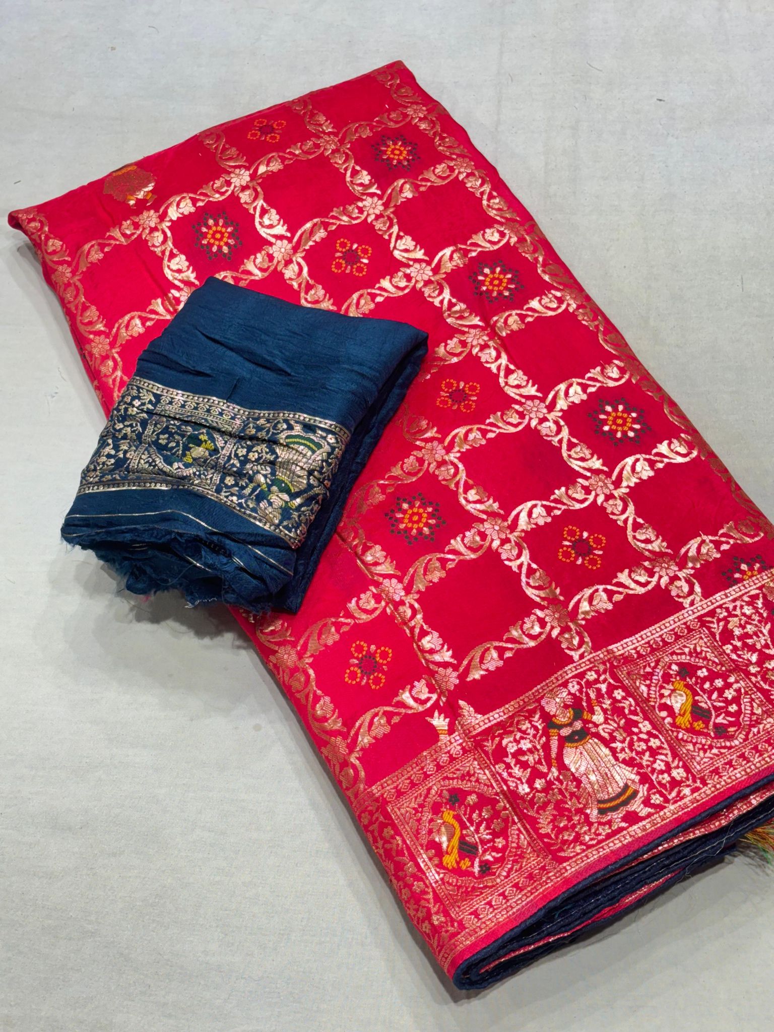 Pure Banarasi handloom georgette Weaving beautiful saree