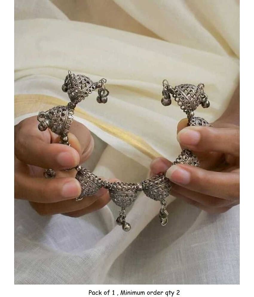 Samridhi DC Silver Bangle ( Pack of 1 )