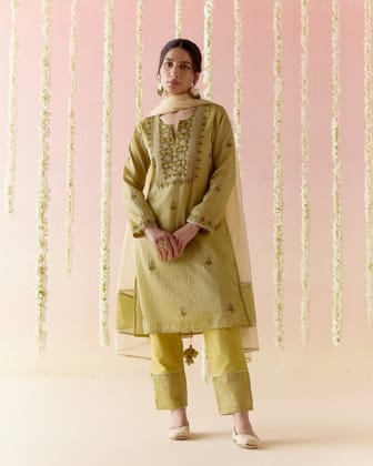 Beige Lily Dupatta-Free Size / Beige Lily