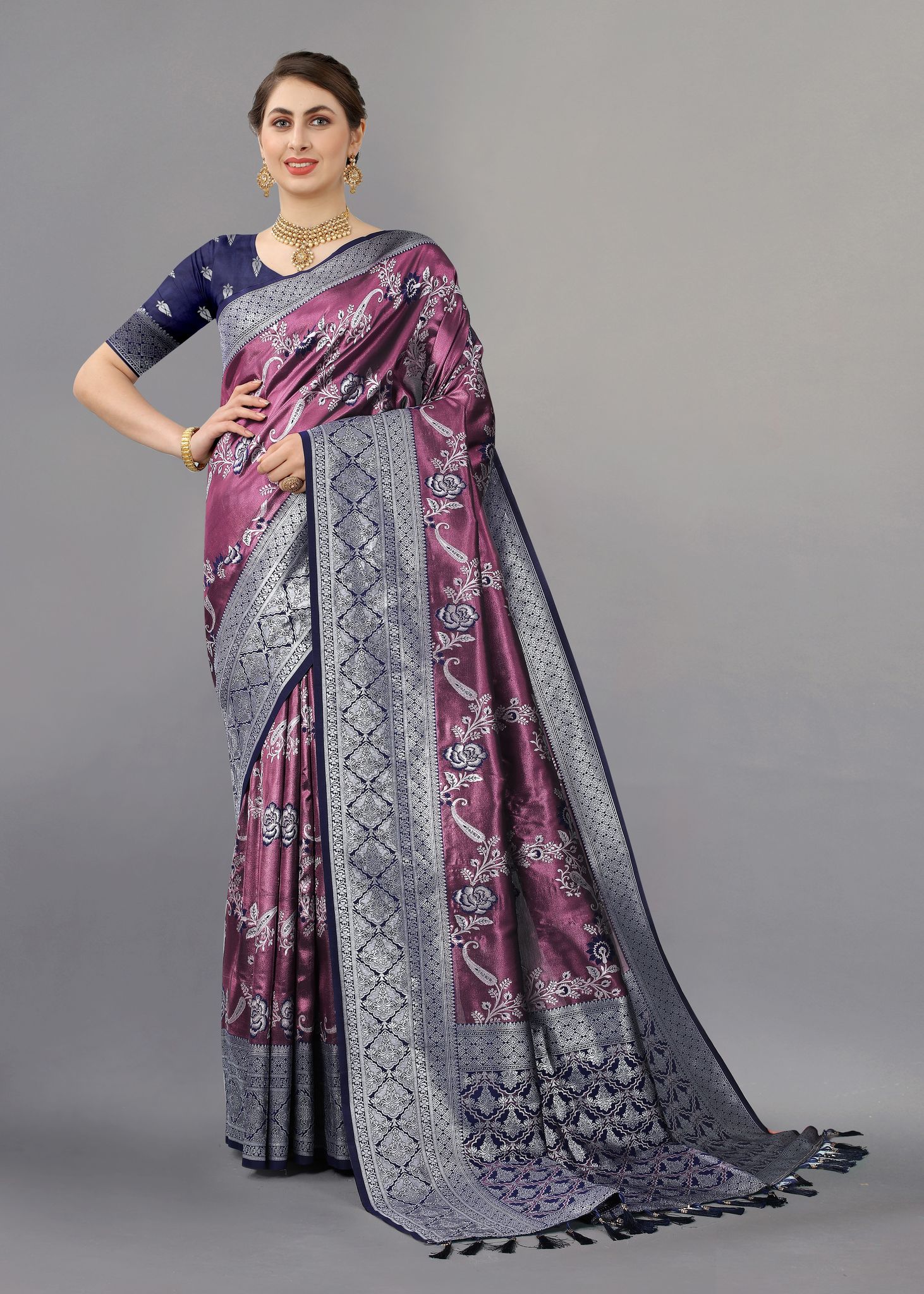 Yavira silk Women's Maroon Handwoven Silk Blend Saree