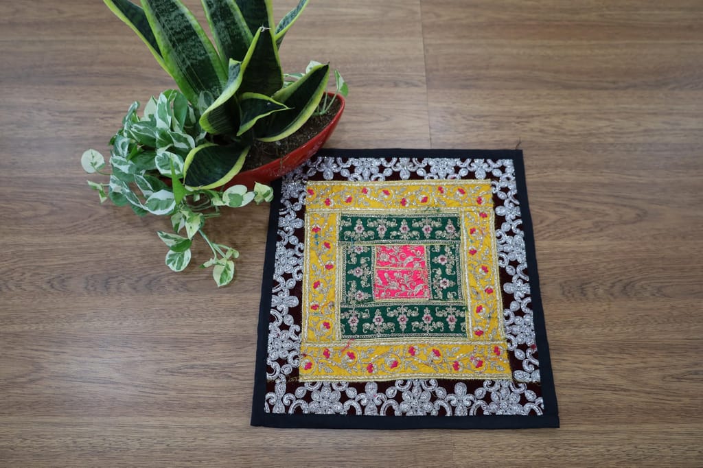 Traditional Indian Table Runner Set, 33 x 183 cm, Embroidered Floral Design, Multicolour, Pack of 6