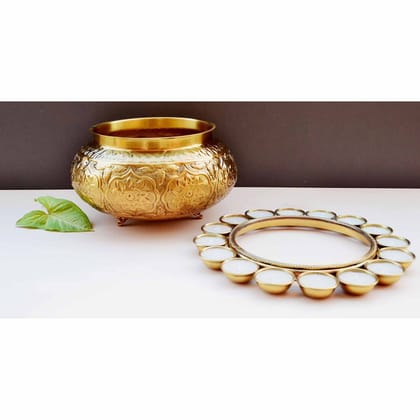Brass Urli with Candle Stand � Decorative Flower Urli, Diameter : 12 Inch (FMAS713 D)