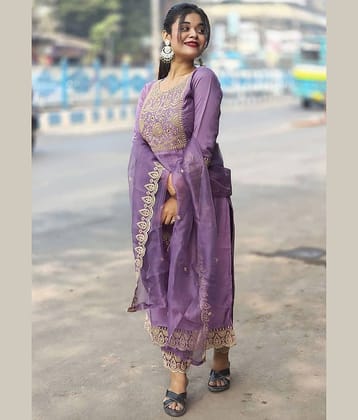 kedar fab Women Cotton Blend Embroidered Straight Kurti With Pants ( Lavender )