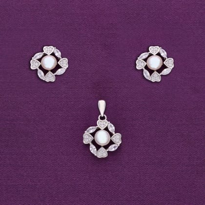 Diamond Hearts & Pearl Silver Pendant & Earrings Set-Pearl / Silver