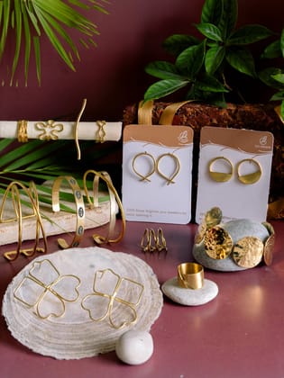 Earthy 13 Jewel Brass Anti Tarnish Hamper ( 6 rings, 4 Bracelet, 3 Earring)