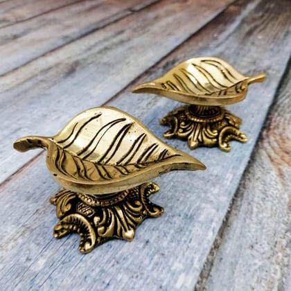 Brass Peepal Leaf Design Diya Pair - 1.4 inch Height | Spiritual Radiance