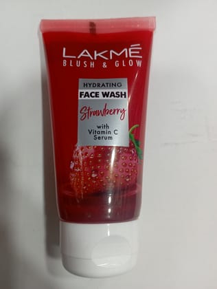 Lakme Blush & glow Hydrating Face wash Strawberry With Vitamin c Serum 