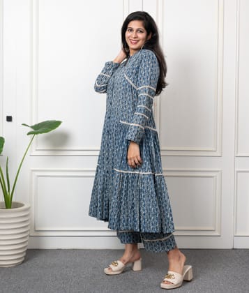 Cotton kurta & pant set with crochet work-L