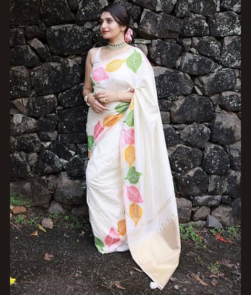 Samah Silk Self Design Saree With Unstitched Blouse Piece ( White )