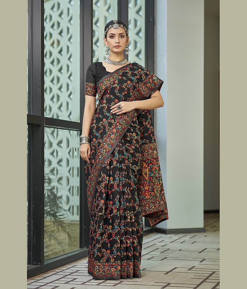 Sariya Jacquard Printed Saree With Unstitched Blouse Piece ( Black )