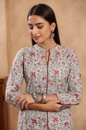 Hazira Zaibunissa Floral Jhaal Stright Cotton Kurta-S / Green / Pink / Green
