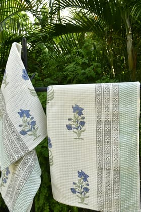 Blue Lily Bath & Hand Towel Set : Quick-drying