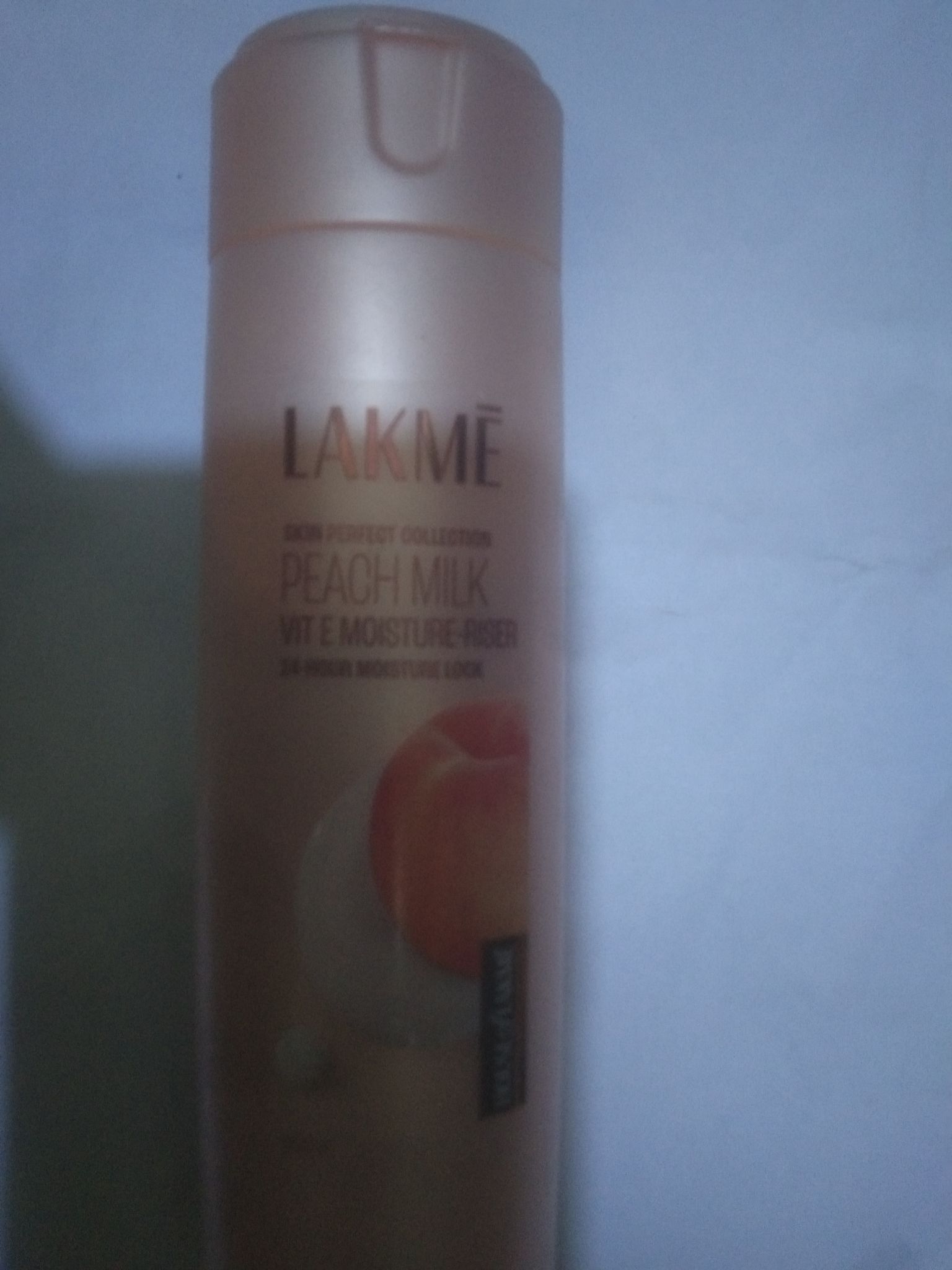 Lakme Peach milk Soft crème 24 hour Moisture lock