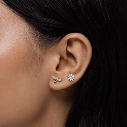 Mismatched bee and flower stud earring - Pair