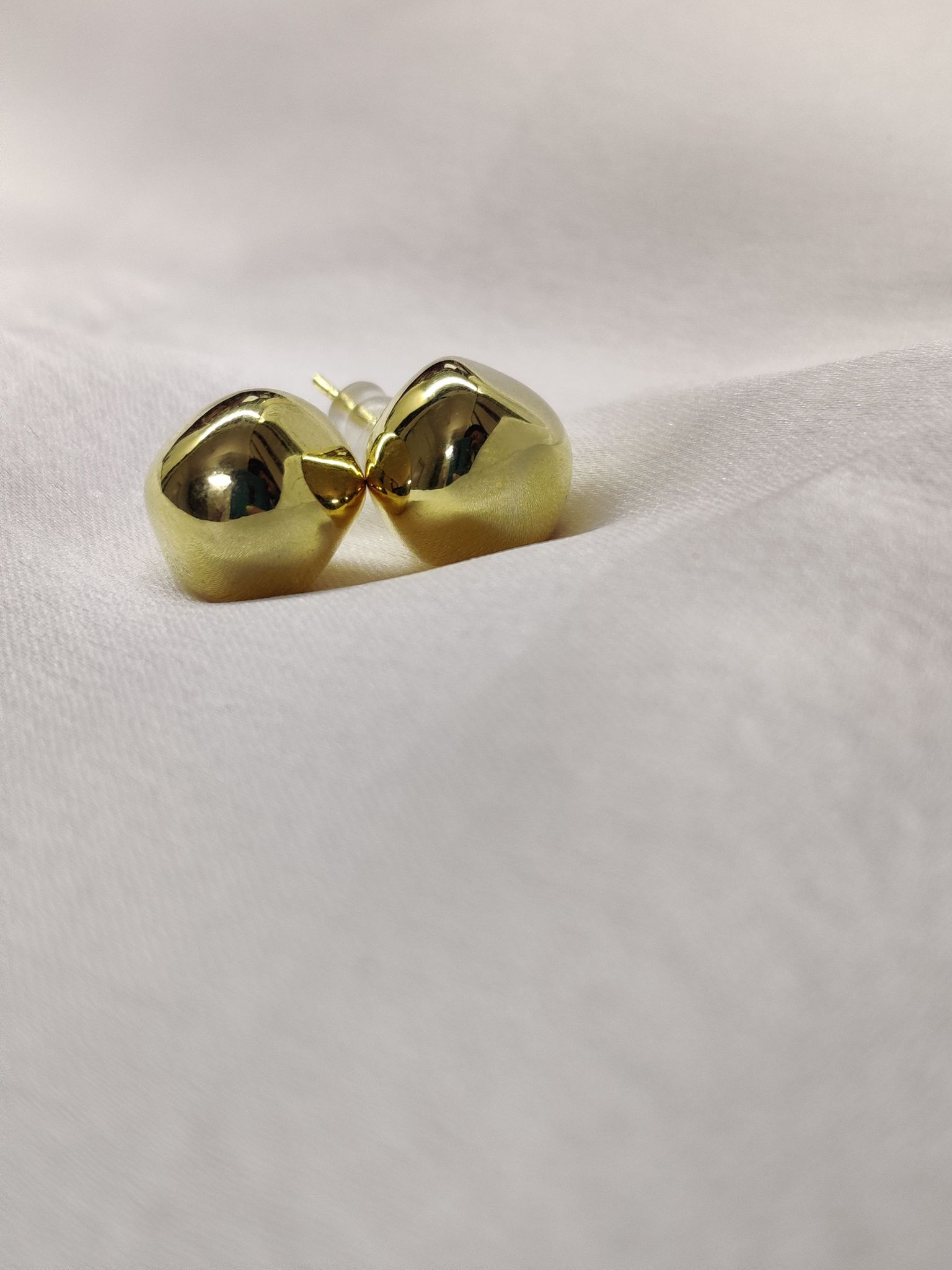 Zoi Studs