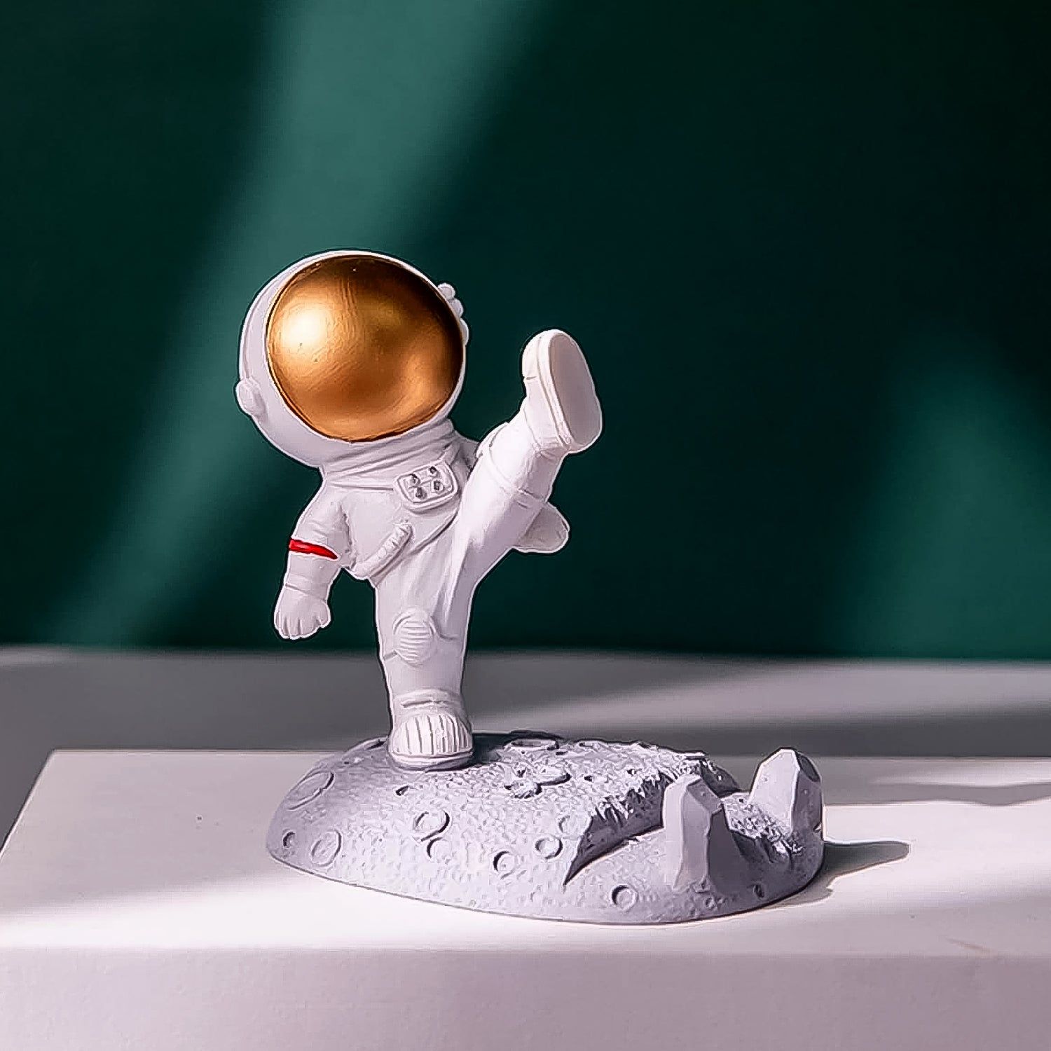 Mobile Holder Astronaut Phone Stand Planet Creative Fun 3D Design