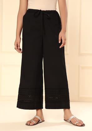 BLACK SCHIFFLY BORDER PANT-M