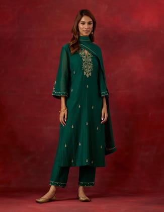 Green Embroidered Leaf Notched Kurta Pant Set with pant dupatta-XS
