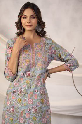 Maheen Gulshan Bagh Round Neck Teal Block Printed Cotton Kurti-S / Teal / Green