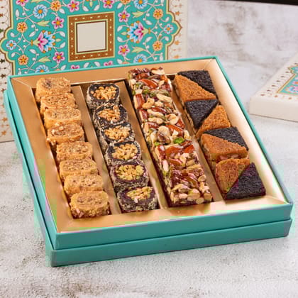 Royal Gift Box - Assorted Baklava & Kunafa-Pack of 2