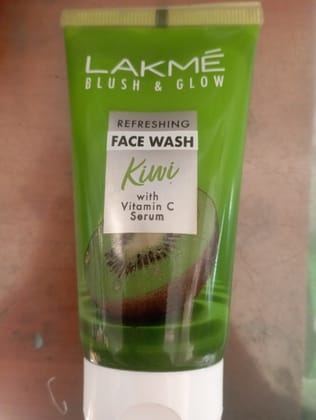 Lakme blush & glow refreshing face wash kiwi  with vitamin C serum