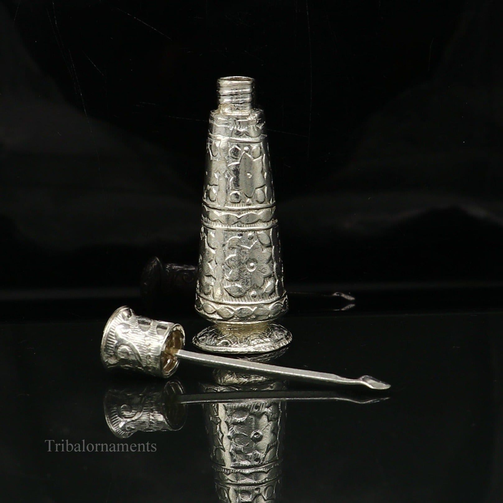 Vintage antique design 925 sterling silver sindoor box, kumkum box/ trinket box bridal jewelry collection from Rajasthan india stb205