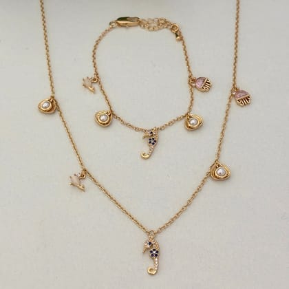 Coastal Treasures Necklace-Gold