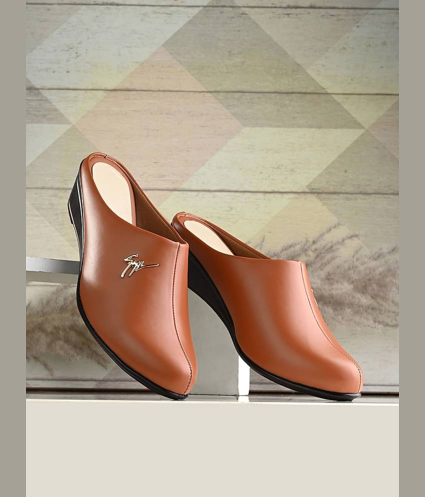 Footloose Brown Women's Mules